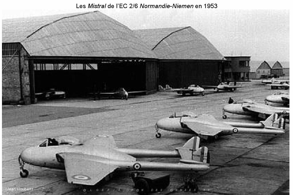 122 - AERODROMES ET BASES 1945-1962-1-ORAN LA SENIA BA 141 (88).jpg